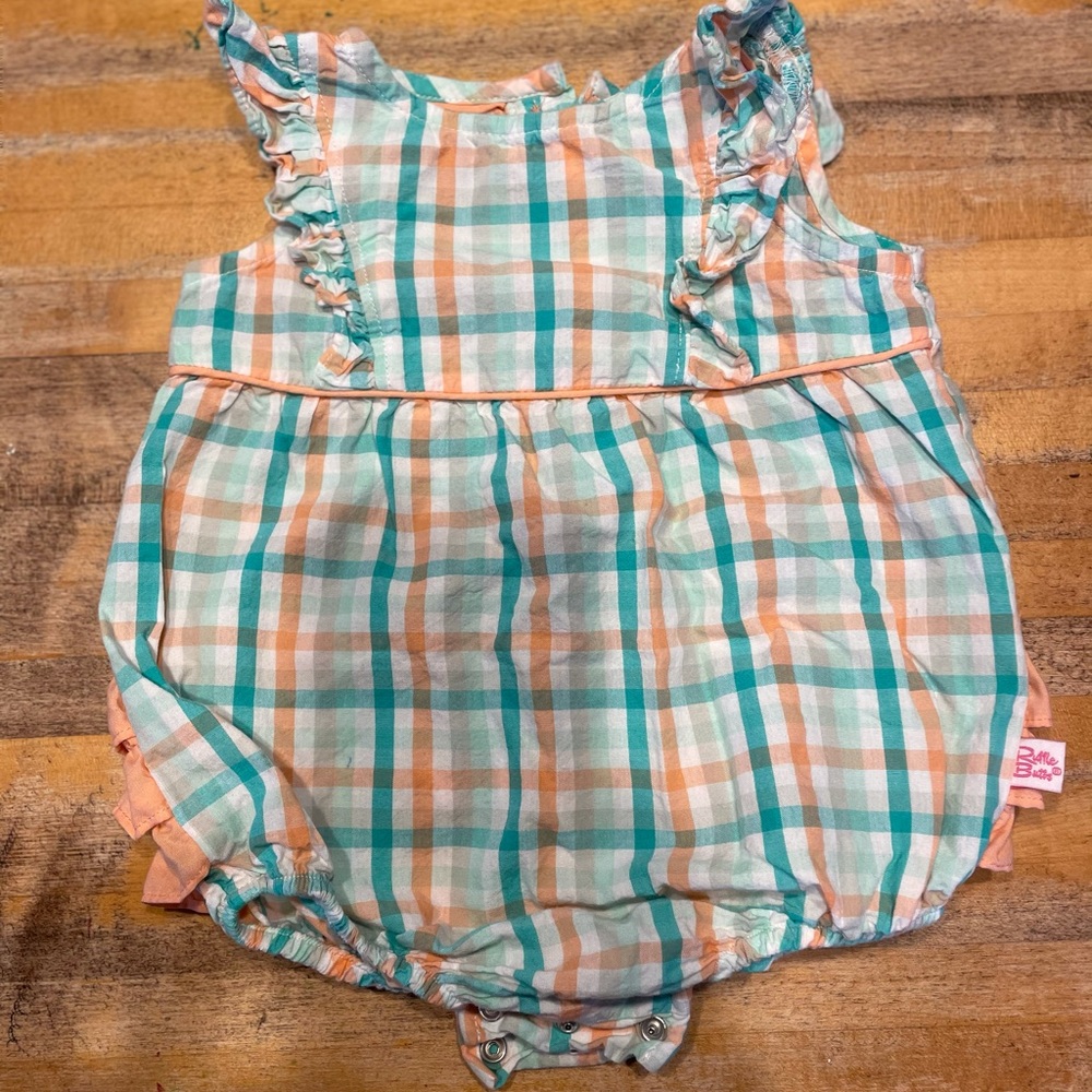 Ruffle Butts Bubble